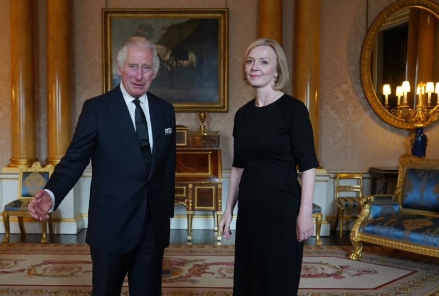 Лиз Тръс ще придружи крал Чарлз III на обиколката из Великобритания